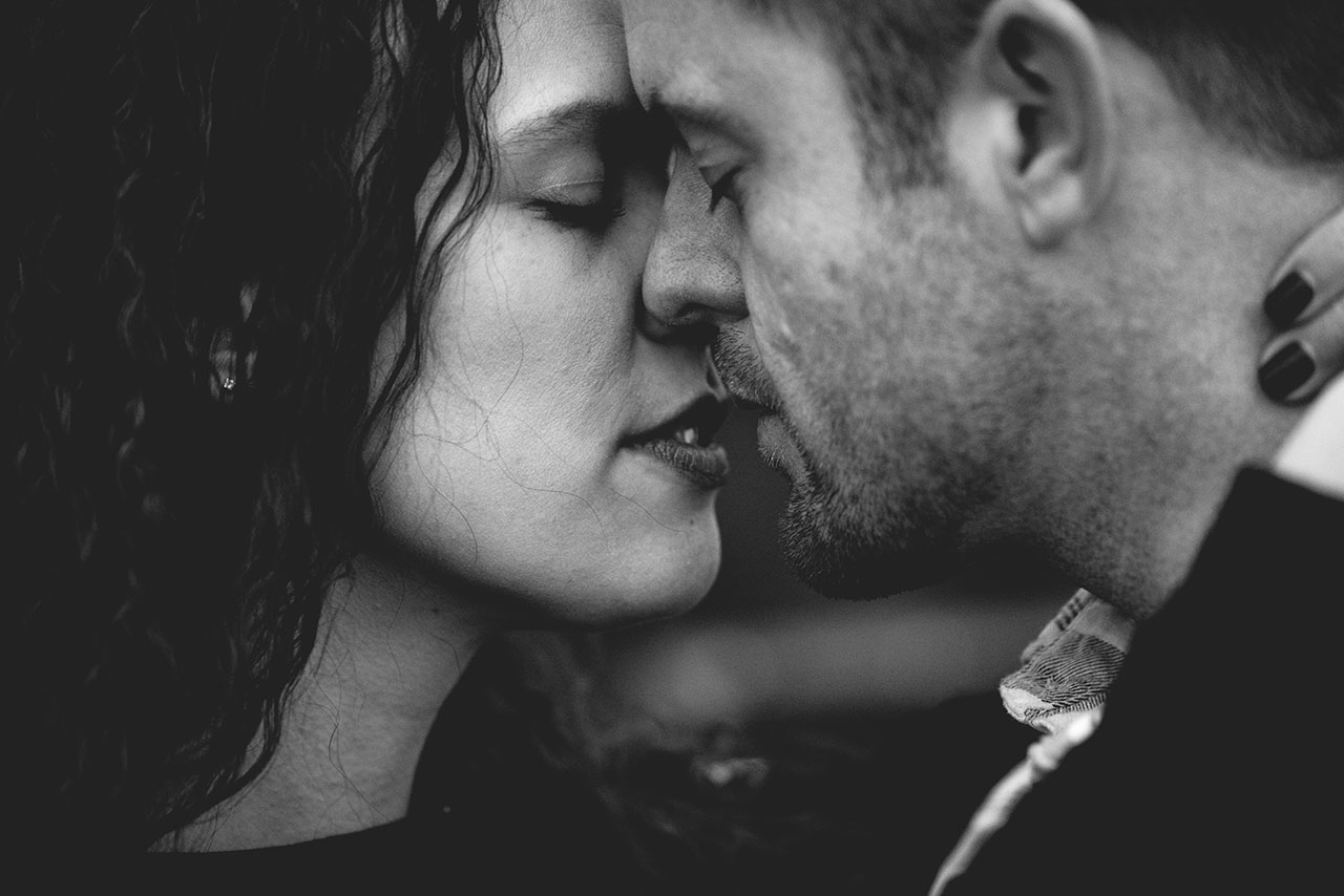 6 Healthy Reasons You Should Kiss More Often